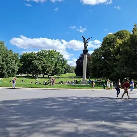 Parc Montsouris 14eme-le Calme Et Le Charme