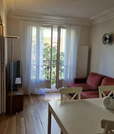 Parc Montsouris 14eme-le Calme Et Le Charme * Paris