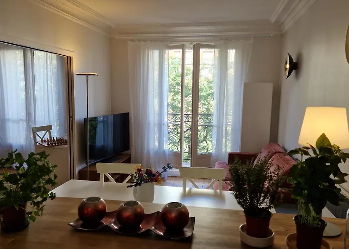 Parc Montsouris 14eme-le Calme Et Le Charme アパート